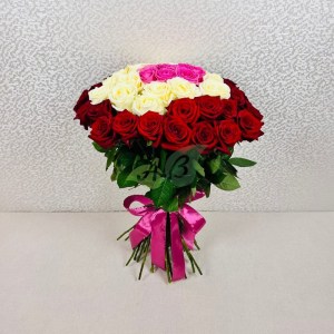 Букет из 51 розы разного цвета